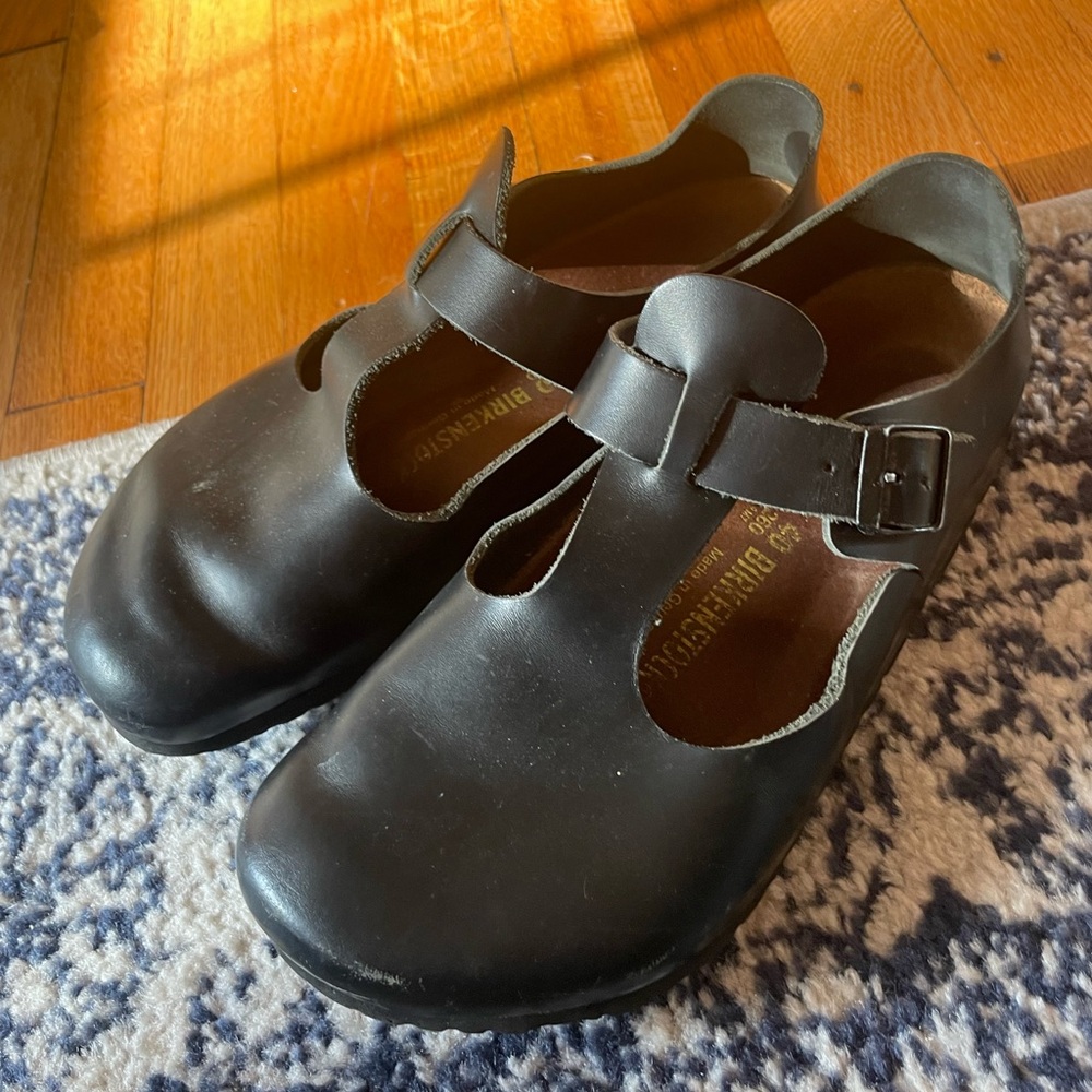 Rare Discontinued Birkenstock Paris in Black Leather